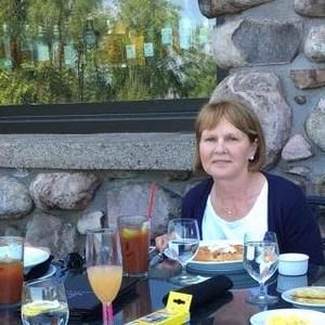 Meet your Posher, Lora